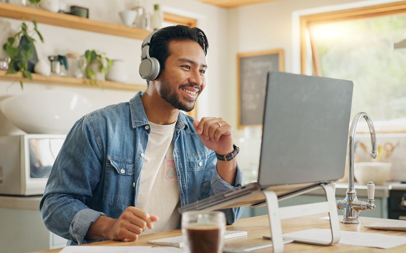 The Benefits of an AI Laptop for Work, Study and Play